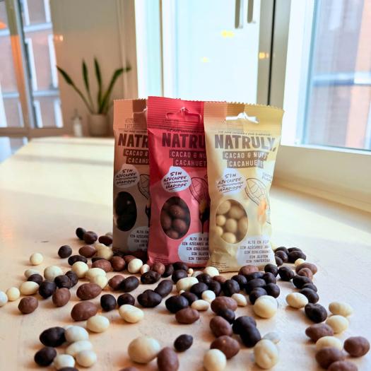 Cacao and Nuts Chocolate Blanco Natruly 50g