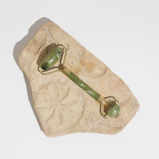 Masajeador Facial Jade con Dos Rodillos