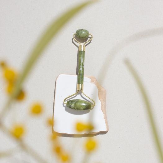 Masajeador Facial Jade con Dos Rodillos